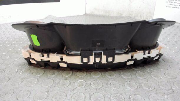 Foto: KOMBIINSTRUMENT / TACHOEINHEIT eines Ford S-Max 2.0 TDCi DPF GT (Hotline)