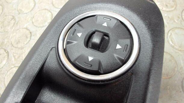 Foto: FENSTERHEBERSCHALTER VORNE LINKS eines Ford S-Max 2.0 TDCi DPF GT (Hotline)