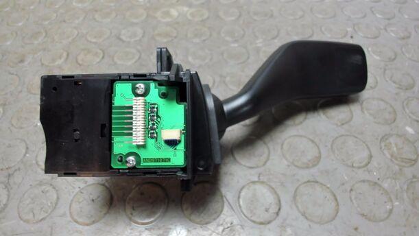 Foto: BLINKERSCHALTER / KOMBISCHALTER eines Ford S-Max 2.0 TDCi DPF GT (Hotline)