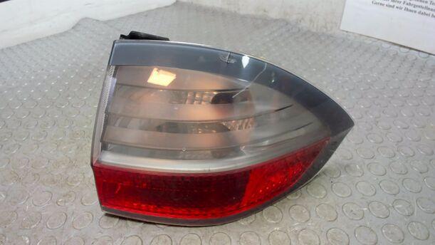Foto: HECKLEUCHTE / RÜCKLICHT RECHTS eines Ford S-Max 2.0 TDCi DPF GT (Hotline)