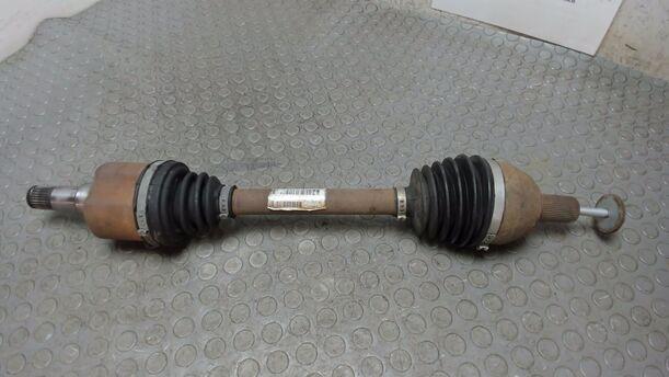 Foto: ANTRIEBSWELLE LINKS eines Ford S-Max 2.0 TDCi DPF CLX