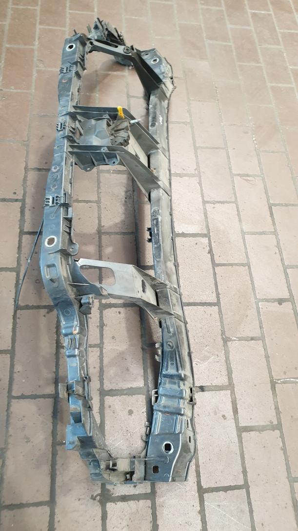 Foto: FRONTBLECH / SCHLOSSTRÄGER eines Ford S-Max 2.0 TDCi DPF