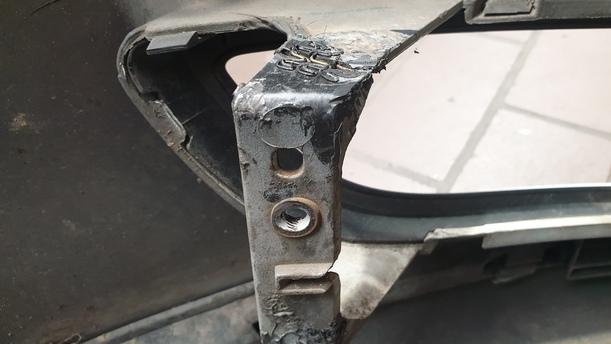 Foto: STOSSSTANGE / STOSSFÄNGER VORN (GEKLEBT) eines Fiat Bravo 1.9 Multijet 8V DPF