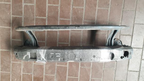 Foto: FRONTBLECH / TRAVERSE UNTEN eines Fiat Bravo 1.9 Multijet 8V DPF