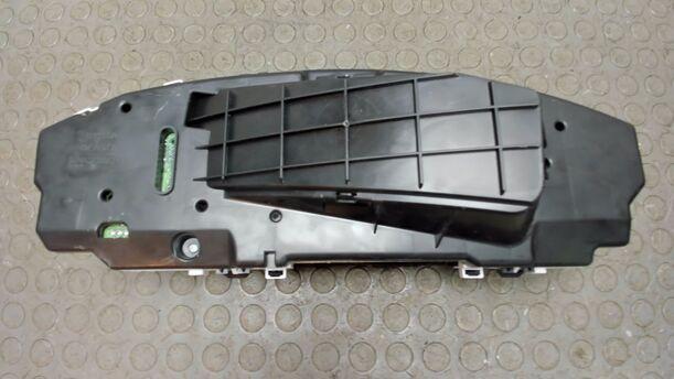 Foto: TACHOEINHEIT / KOMBIINSTRUMENT eines Toyota Yaris 1.4 D-4D
