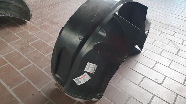 Foto: RADHAUSSCHALE INNENKOTFLÜGEL LINKS eines Fiat Bravo 1.9 Multijet 8V DPF