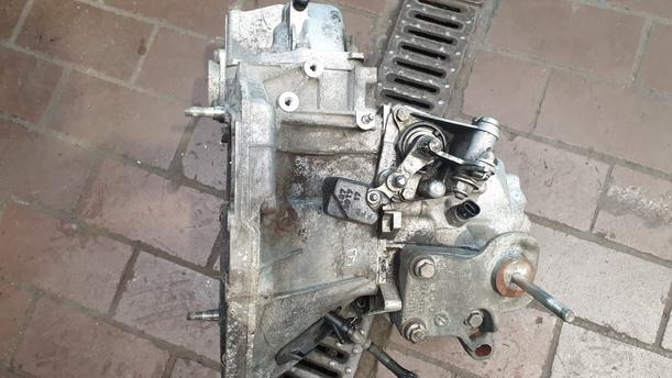Foto: SCHALTGETRIEBE 5-GANG eines Fiat Bravo 1.9 Multijet 8V DPF