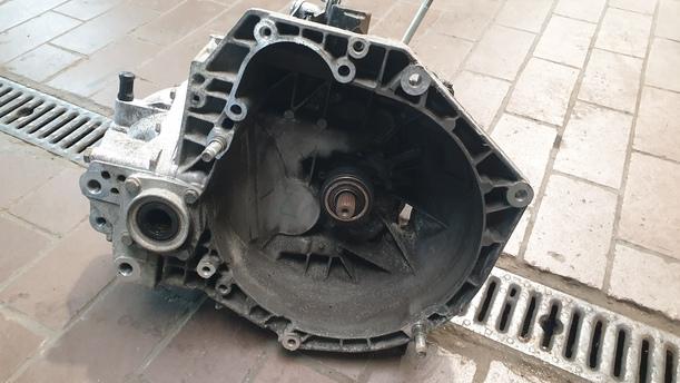 Foto: SCHALTGETRIEBE 5-GANG eines Fiat Bravo 1.9 Multijet 8V DPF