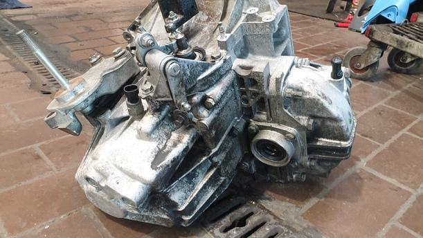 Foto: SCHALTGETRIEBE 5-GANG eines Fiat Bravo 1.9 Multijet 8V DPF