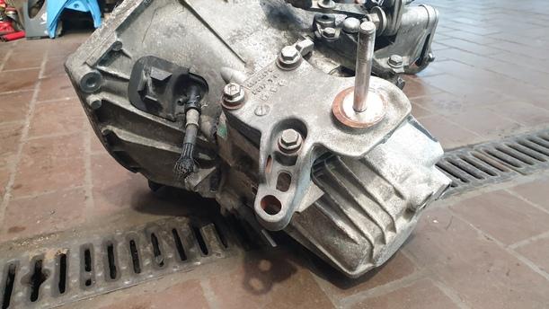 Foto: SCHALTGETRIEBE 5-GANG eines Fiat Bravo 1.9 Multijet 8V DPF