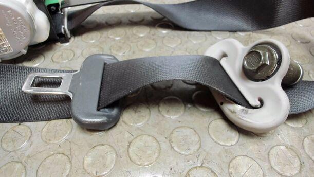 Foto: SICHERHEITSGURT VORNE LINKS eines Toyota Yaris 1.4 D-4D