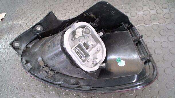 Foto: HECKLEUCHTE / RÜCKLICHT LINKS eines Fiat Bravo 1.9 Multijet 8V DPF GT (Hotline)