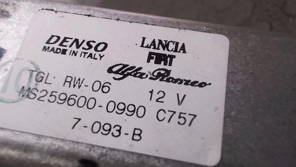 Foto: SCHEIBENWISCHERMOTOR HINTEN eines Fiat Bravo 1.9 Multijet 8V DPF GT (Hotline)