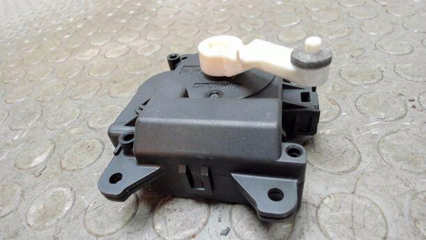 Foto: STELLMOTOR HEIZUNG eines Toyota Yaris 1.4 D-4D GT (Hotline)