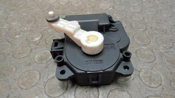 Foto: STELLMOTOR HEIZUNG eines Toyota Yaris 1.4 D-4D GT (Hotline)