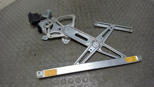 Foto: FENSTERHEBER ELEKTR. VORN LINKS eines Toyota Yaris 1.4 D-4D GT (Hotline)