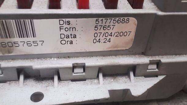 Foto: SICHERUNGSKASTEN eines Fiat Bravo 1.9 Multijet 8V DPF GT (Hotline)
