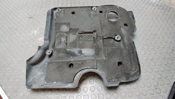 Foto: MOTORABDECKUNG / MOTORVERSCHALUNG OBEN eines Toyota Yaris 1.4 D-4D GL
