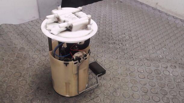 Foto: KRAFTSTOFFPUMPE eines Fiat Bravo 1.9 Multijet 8V DPF GL