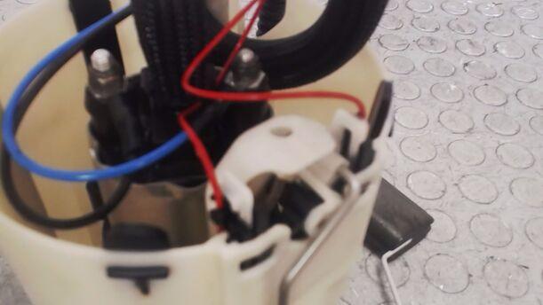 Foto: KRAFTSTOFFPUMPE eines Fiat Bravo 1.9 Multijet 8V DPF GL