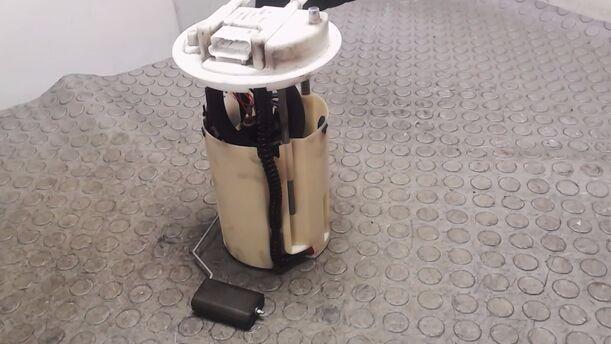 Foto: KRAFTSTOFFPUMPE eines Fiat Bravo 1.9 Multijet 8V DPF GL