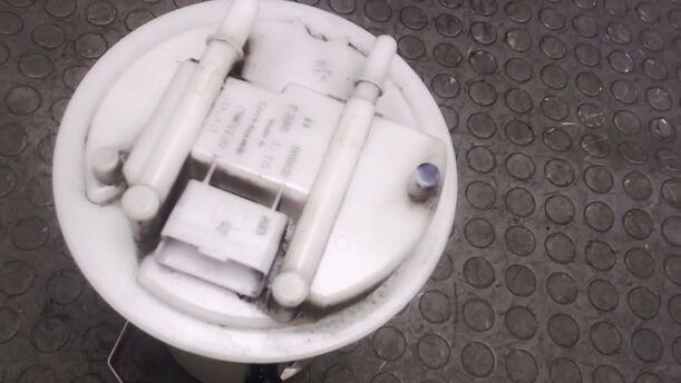 Foto: KRAFTSTOFFPUMPE eines Fiat Bravo 1.9 Multijet 8V DPF GL