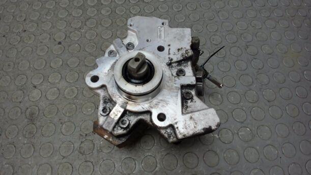 Foto: DIESELEINSPRITZPUMPE / HOCHDRUCKPUMPE eines Toyota Yaris 1.4 D-4D GL