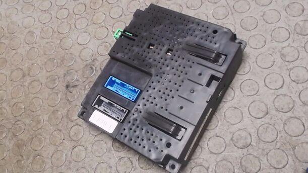 Foto: STEUERGERÄT BLUTOOTH / TELEFON eines Fiat Bravo 1.9 Multijet 8V DPF GL
