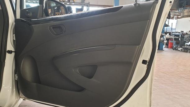 Foto: TÜR VORNE RECHTS eines Chevrolet Spark 1.0 GL