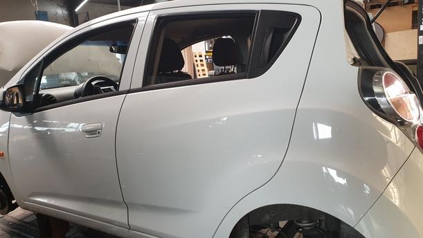 Foto: TÜR HINTEN LINKS eines Chevrolet Spark 1.0 GL