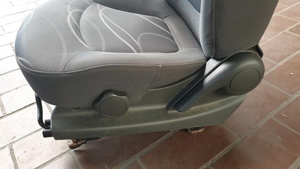 Foto: SITZ VORNE LINKS / FAHRERSITZ eines Chevrolet Spark 1.0 GL