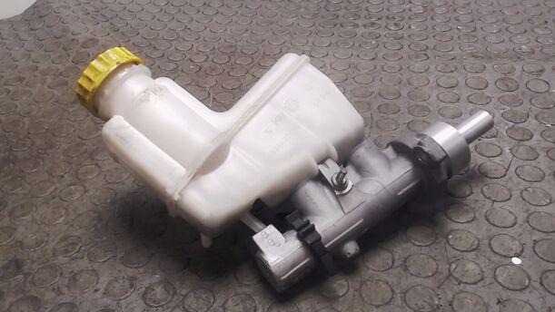 Foto: HAUPTBREMSZYLINDER eines Fiat Bravo 1.9 Multijet 8V DPF GT (Hotline)