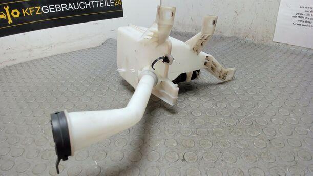 Foto: SCHEIBENWASCHBEHÄLTER eines Fiat Bravo 1.9 Multijet 8V DPF GT (Hotline)