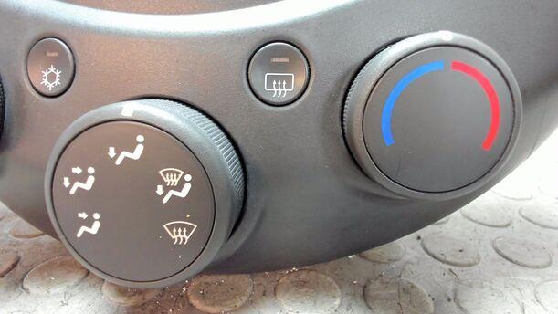 Foto: HEIZUNGSBETÄTIGUNG eines Fiat Bravo 1.9 Multijet 8V DPF GT (Hotline)