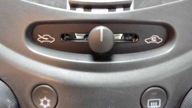 Foto: HEIZUNGSBETÄTIGUNG eines Fiat Bravo 1.9 Multijet 8V DPF GT (Hotline)