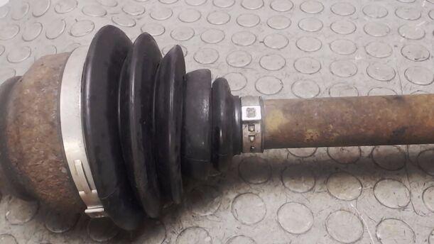 Foto: ANTRIEBSWELLE LINKS eines Fiat Bravo 1.9 Multijet 8V DPF GT (Hotline)