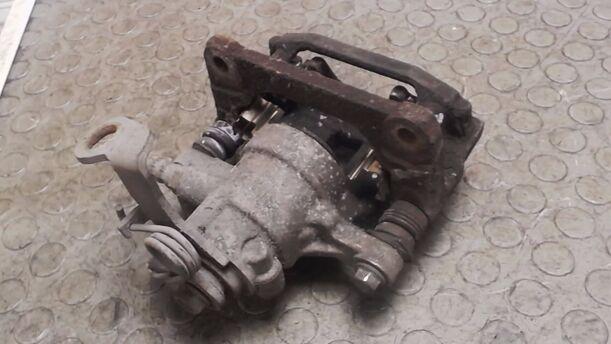 Foto: BREMSSATTEL HINTEN LINKS eines Fiat Bravo 1.9 Multijet 8V DPF GT (Hotline)