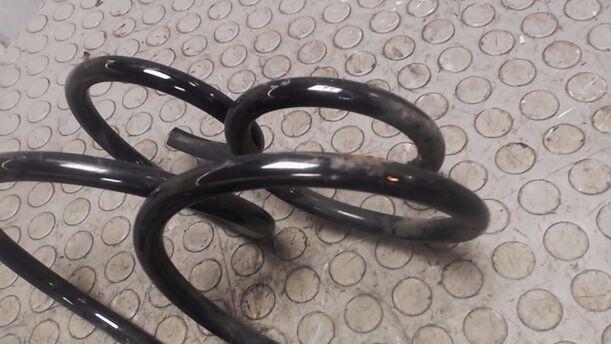 Foto: FEDERPAAR VORN MONROE eines Fiat Bravo 1.9 Multijet 8V DPF GT (Hotline)
