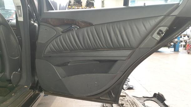 Foto: TÜR HINTEN RECHTS ( KOMBI ) eines Mercedes-Benz E 320 T CDI GL
