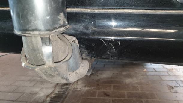 Foto: STOSSFÄNGER / STOßSTANGE HINTEN ( VOR MOPF ) eines Mercedes-Benz E 320 T CDI GL