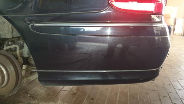 Foto: STOSSFÄNGER / STOßSTANGE HINTEN ( VOR MOPF ) eines Mercedes-Benz E 320 T CDI GL