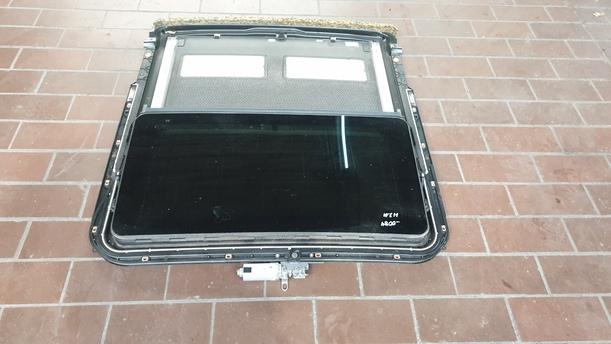 Foto: SCHIEBEDACH eines Mercedes-Benz E 320 T CDI GL