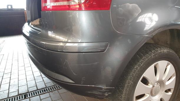 Foto: STOSSFÄNGER / STOßSTANGE HINTEN eines Audi A3 2.0 TDI DSG GL