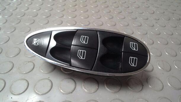 Foto: FENSTERHEBERSCHALTER eines Mercedes-Benz E 320 T CDI GL