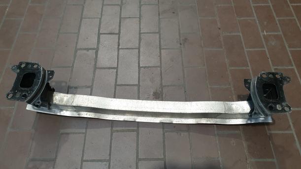 Foto: VERSTÄRKUNG VORNE eines Audi A3 2.0 TDI DSG GL
