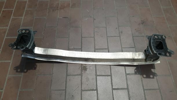 Foto: VERSTÄRKUNG VORNE eines Audi A3 2.0 TDI DSG GL