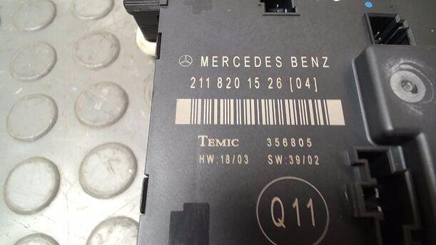 Foto: TÜRSTEUERGERÄT HINTEN LINKS eines Mercedes-Benz E 320 T CDI GL