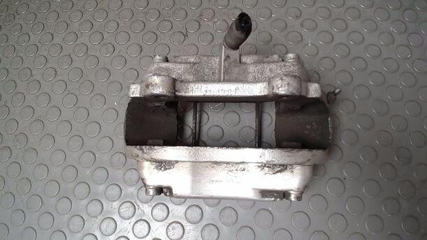 Foto: BREMSSATTEL VORN LINKS ( BREMBO ) eines Mercedes-Benz E 320 T CDI GL