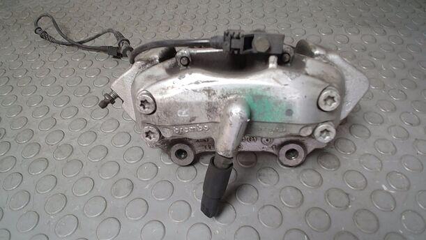 Foto: BREMSSATTEL VORN RECHTS ( BREMBO ) eines Mercedes-Benz E 320 T CDI GL
