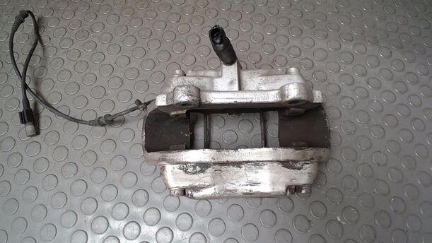 Foto: BREMSSATTEL VORN RECHTS ( BREMBO ) eines Mercedes-Benz E 320 T CDI GL